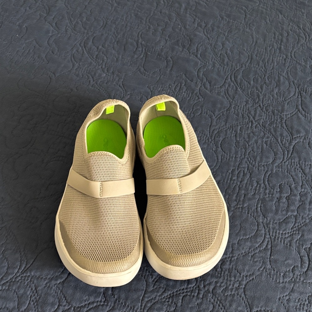 OOFOS OOmg Eezee Low Recovery Sneakers